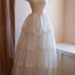 Vintage Style White Lace Tiered Wedding Gown